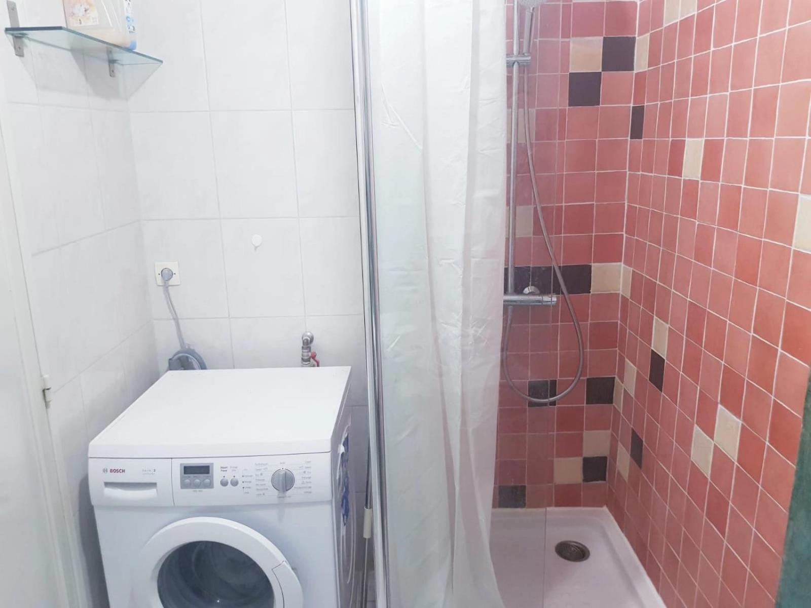 Chambre Famille D'Accueil Entre Paris Et Disney Douze Minutes Centre Paris Quinze Euros De Plus Pour Frais De Menage Neuilly-sur-Marne Exterior foto